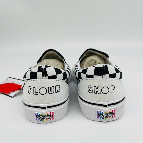 Classic Slip-On Vans - Picture 7 of 12